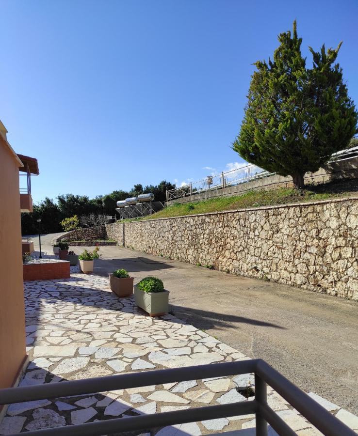 Semiramis Frínion Exterior foto