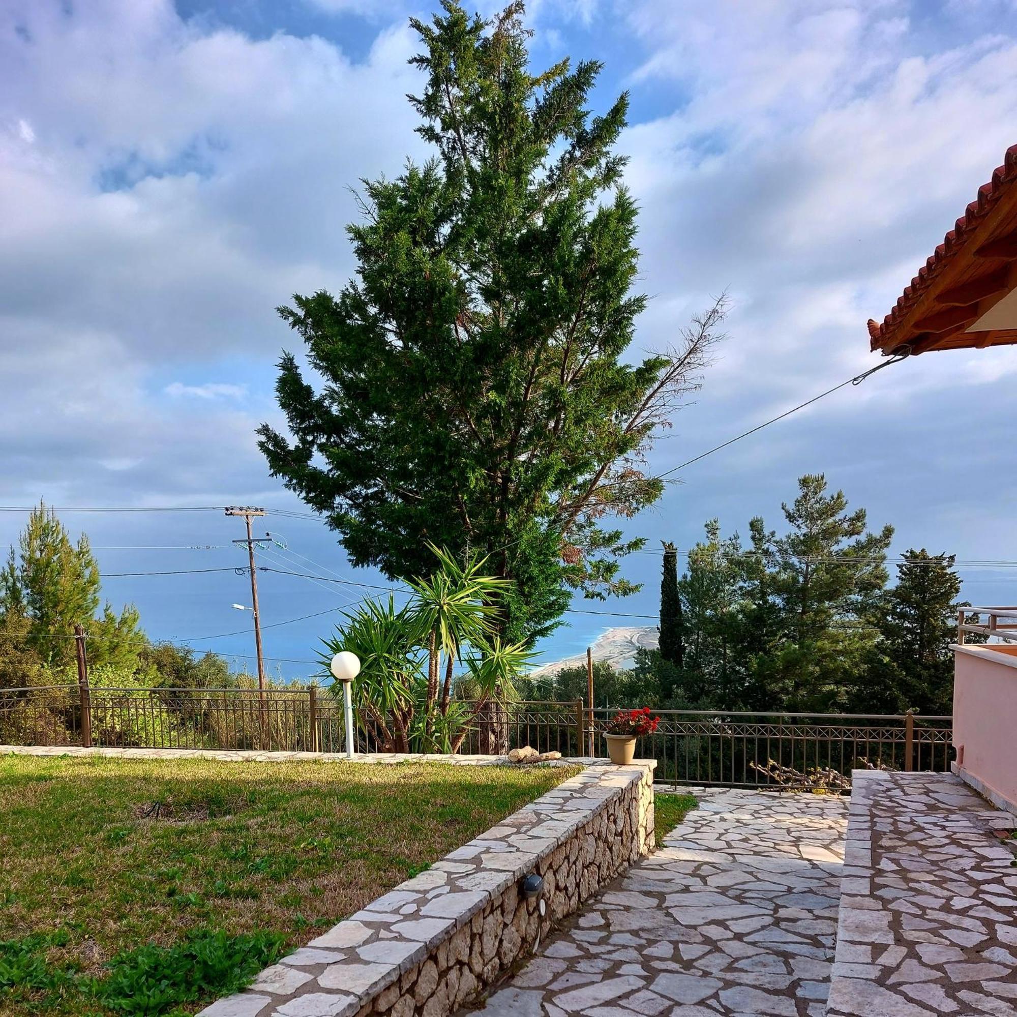 Semiramis Frínion Quarto foto