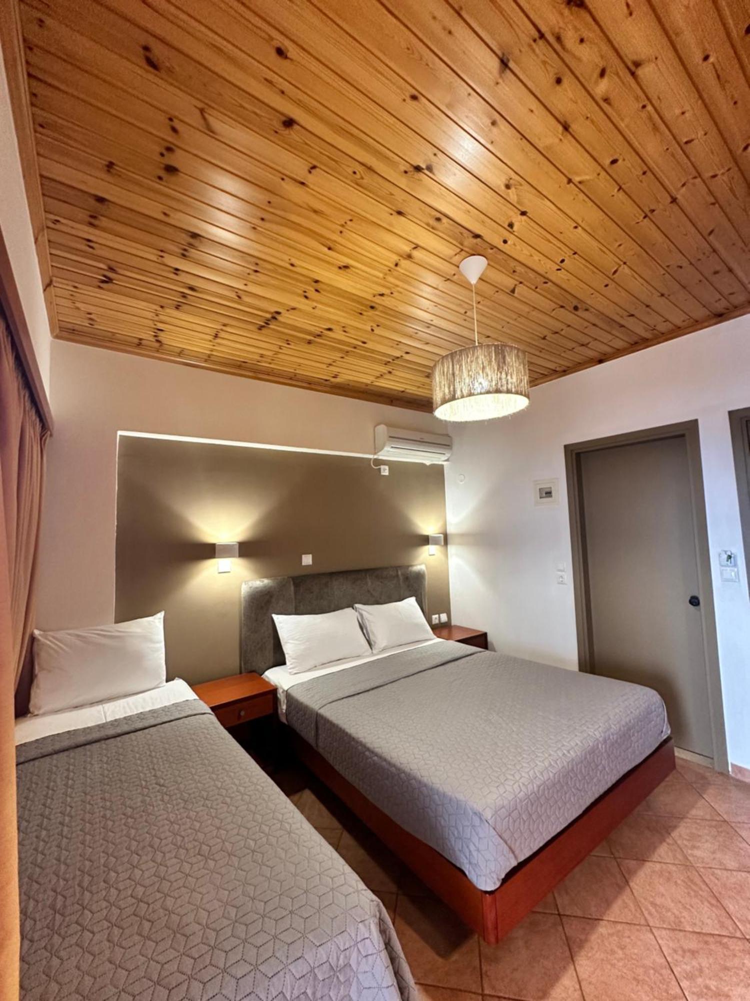 Semiramis Frínion Quarto foto