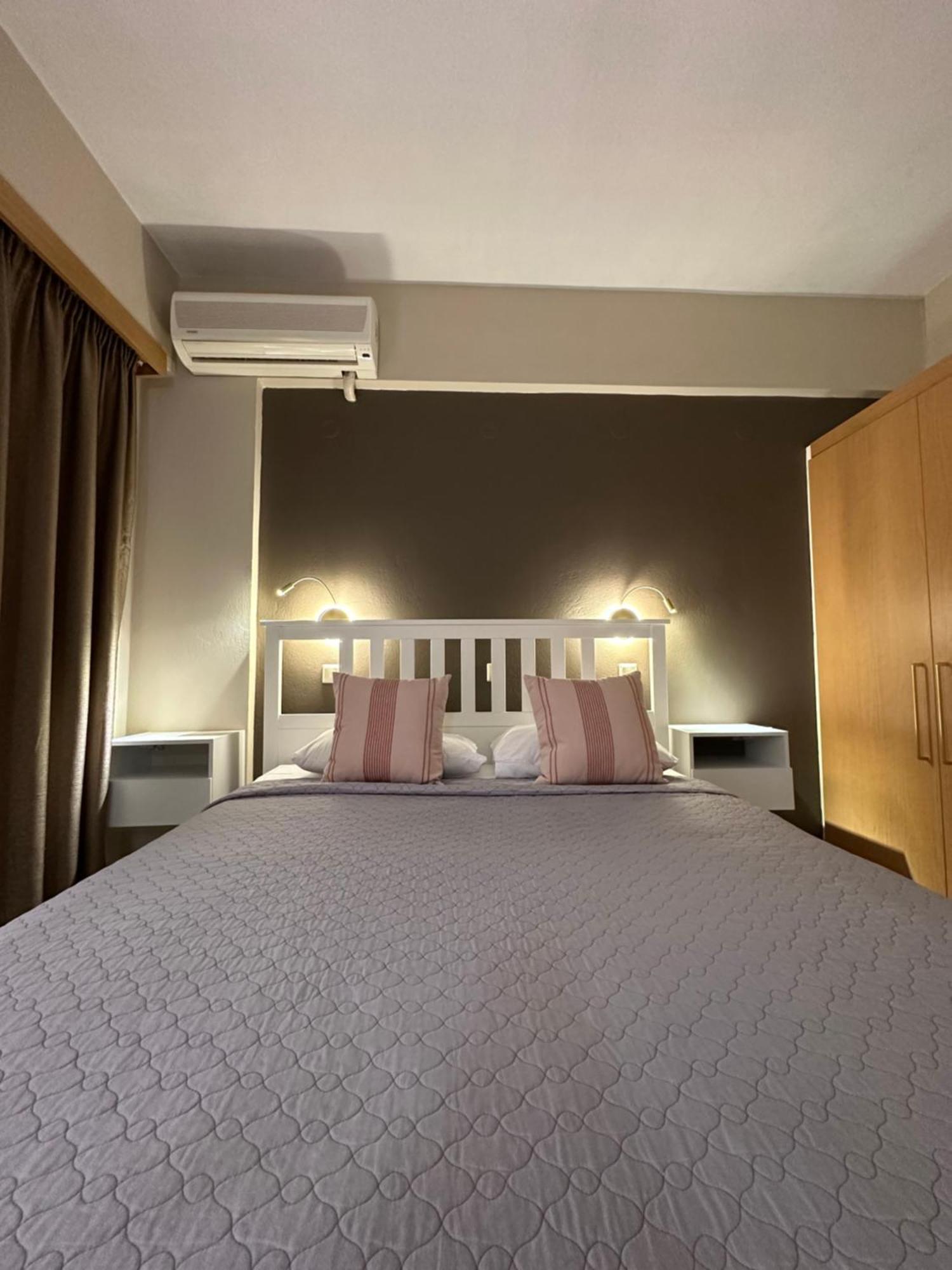 Semiramis Frínion Quarto foto
